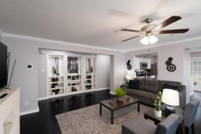 Wow Entire House! Airport- Fenced Yard- Privacy